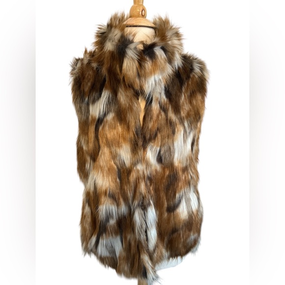 Marc New York Multi color CreamBrown & Auburn Faux Fur Vest w/eye hooks Size L